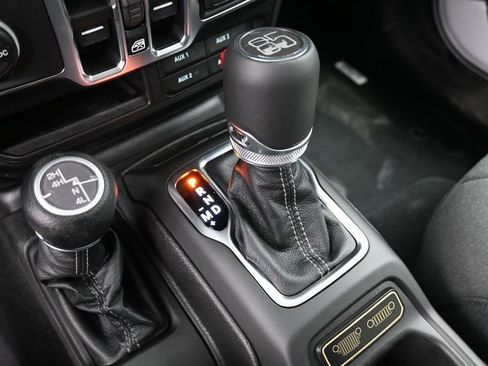 New 2026 Jeep Gladiator Sport AWD/4WD image 16