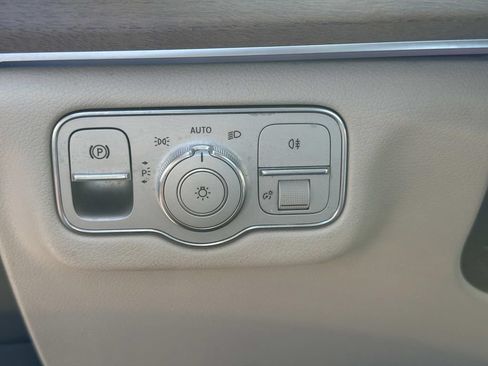 Used 2020 Mercedes-Benz GLS 450 4MATIC image 21
