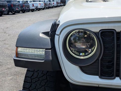 Used 2024 Jeep Gladiator Rubicon w/ Safety Group AWD/4WD image 10