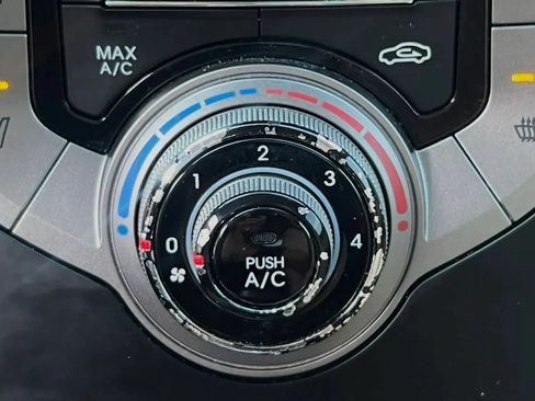 Used 2013 Hyundai Elantra GLS w/ Preferred Pkg FWD image 20