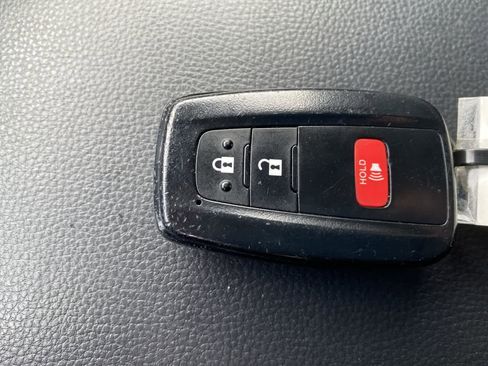 Used 2024 Toyota RAV4 XLE image 39