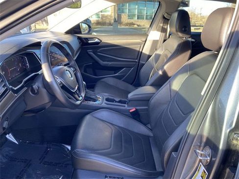 Used 2019 Volkswagen Jetta SEL Premium image 12