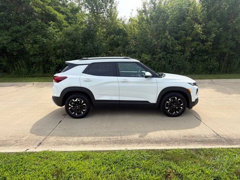 Used 2023 Chevrolet TrailBlazer LT w/ Convenience Package FWD image 10