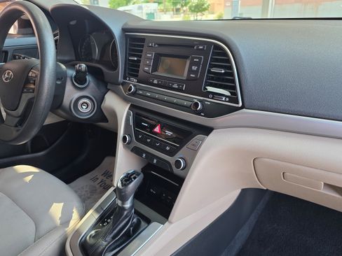 Used 2017 Hyundai Elantra SE FWD image 26