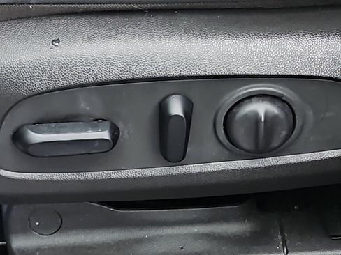 Certified 2021 Buick Encore GX Select w/ Advanced Technology Package image 26