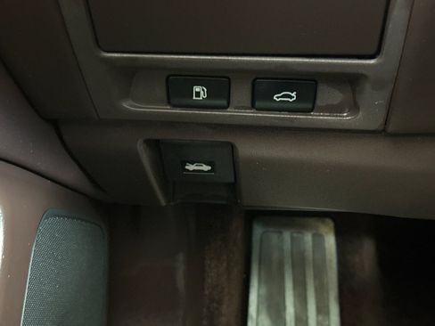 Used 2018 Lexus LS 500 w/ Accessory Package (Z2) RWD image 36