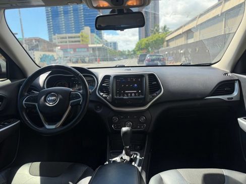 Used 2018 Jeep Cherokee Latitude Plus FWD image 16