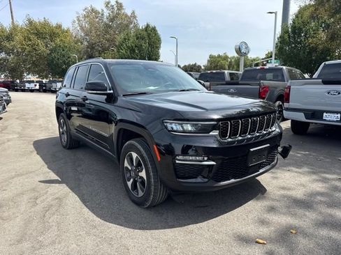Used 2023 Jeep Grand Cherokee 4WD 4xe w/ Luxury Tech Group II image 4