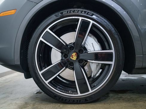 Used 2020 Porsche Cayenne Turbo AWD/4WD image 11