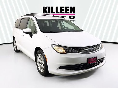 Used 2018 Chrysler Pacifica Touring w/ Tire & Wheel Group FWD image 1
