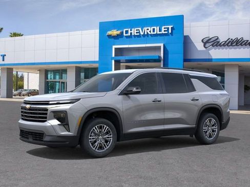 New 2026 Chevrolet Traverse LT image 6