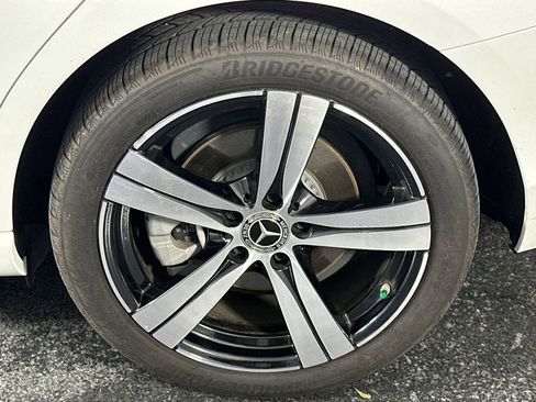 Used 2025 Mercedes-Benz C 300 Sedan image 10