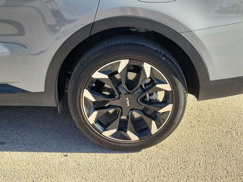 Used 2025 Kia Sorento EX FWD image 12