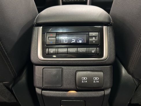 Used 2022 Subaru Ascent Limited w/ Technology Package image 27