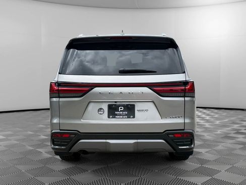 Used 2024 Lexus LX 600 4WD w/ Luxury Package image 4