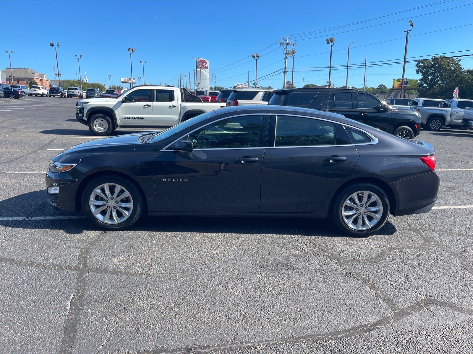Used 2023 Chevrolet Malibu LT w/ Driver Confidence Package FWD image 13