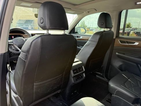 Used 2024 Volkswagen Atlas SE FWD image 5