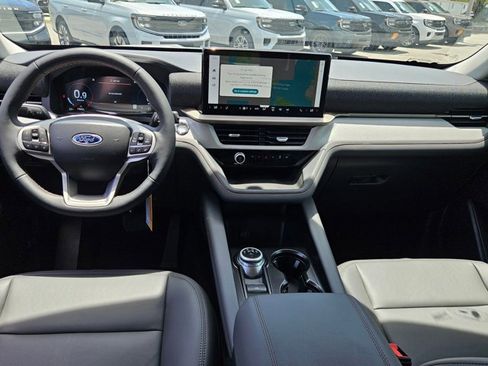 New 2026 Ford Explorer Active RWD image 15