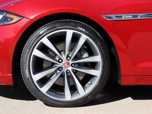 Used 2016 Jaguar XJ R-Sport image 58