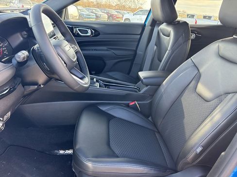 New 2026 Jeep Compass Latitude image 9