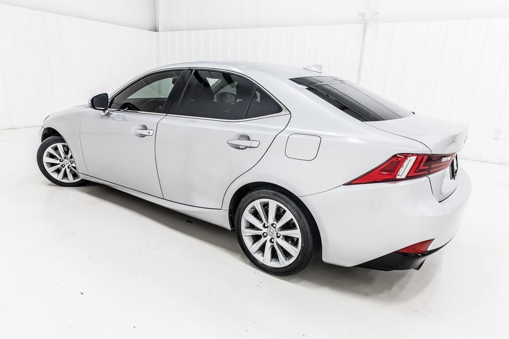 Used 2016 Lexus IS 200t RWD image 4