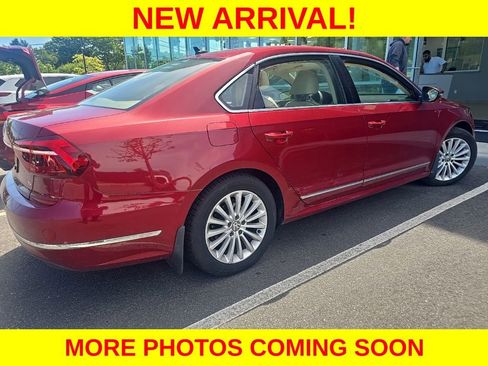 Used 2017 Volkswagen Passat 1.8T SE FWD image 4