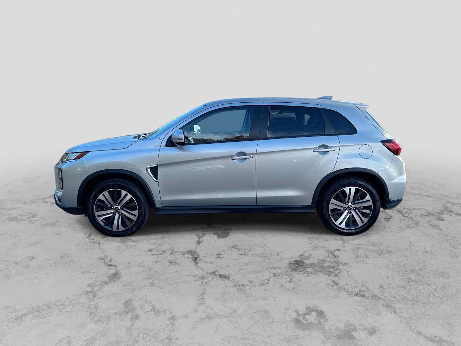 Used 2024 Mitsubishi Outlander Sport SE AWD/4WD image 5