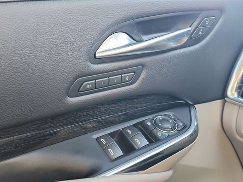 Used 2023 Cadillac XT4 Premium Luxury image 22