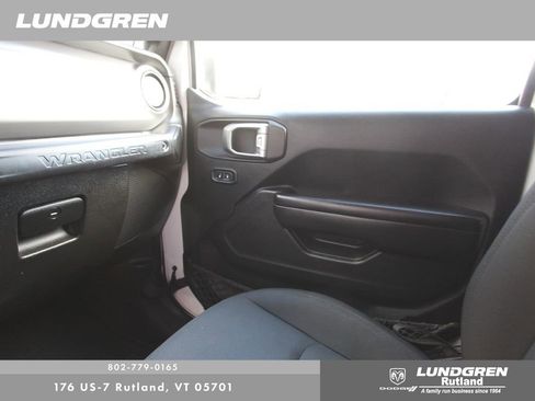 Used 2018 Jeep Wrangler Unlimited Sport S image 25