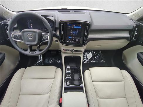 Used 2024 Volvo XC40 B5 Plus w/ Protection Package Premier AWD/4WD image 20