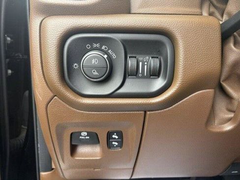 Used 2020 RAM 1500 Laramie AWD/4WD image 22