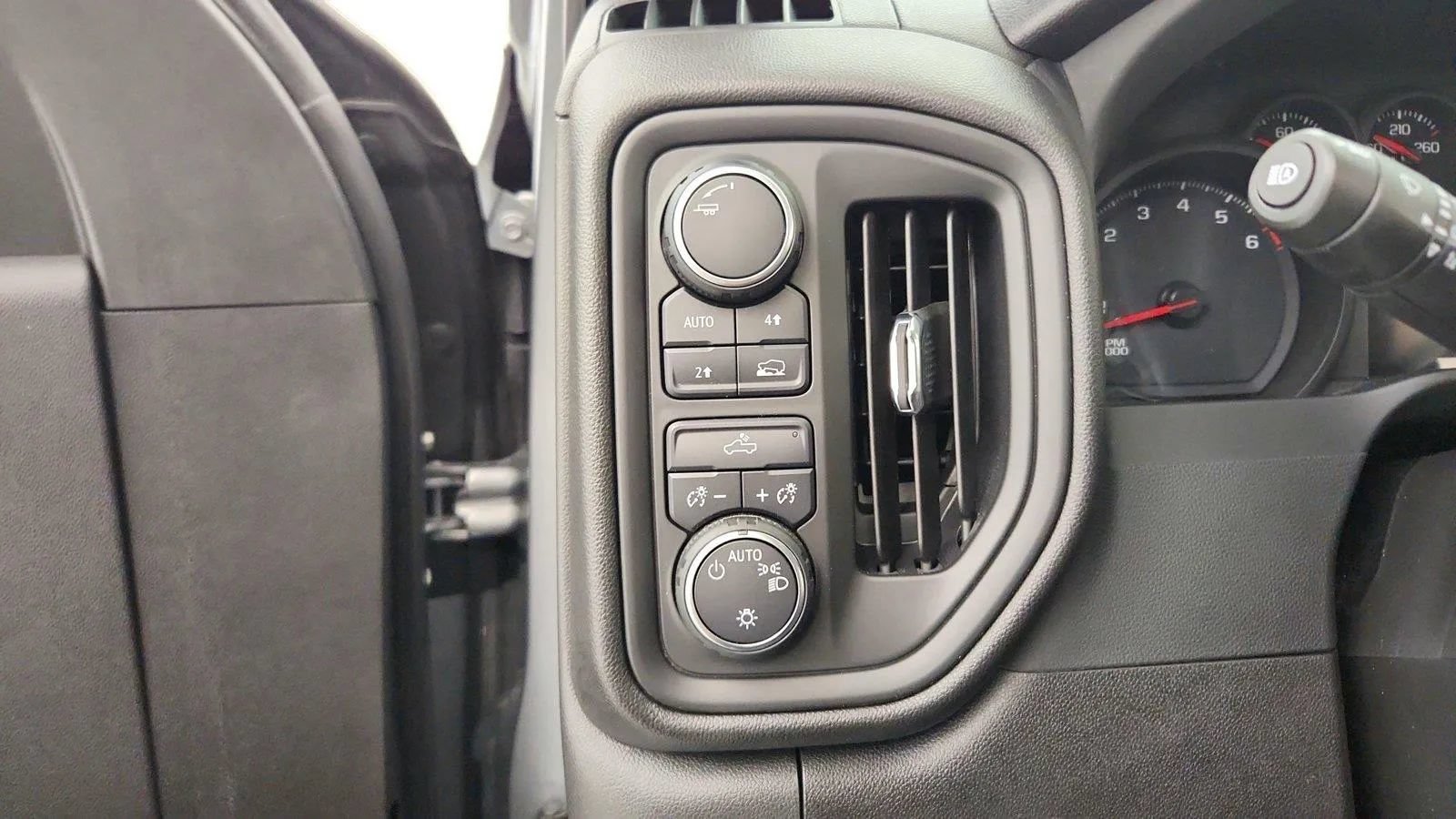 Used 2023 Chevrolet Silverado 1500 Custom w/ LPO, Dark Essentials Package AWD/4WD image 17