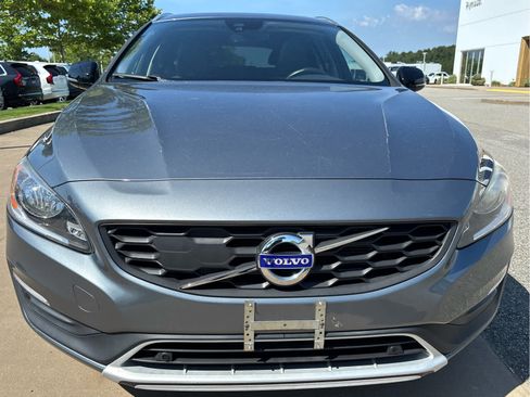 Used 2018 Volvo V60 T5 Cross Country w/ Convenience Package AWD/4WD image 3