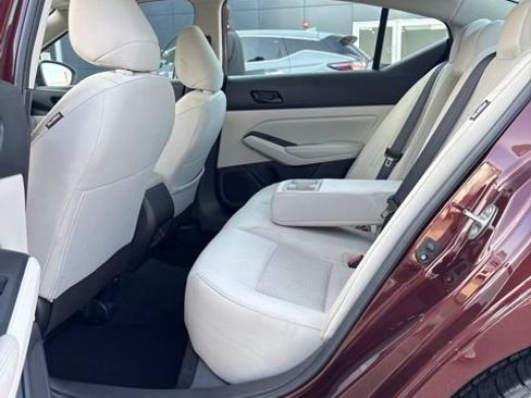 Used 2025 Nissan Altima 2.5 SV FWD image 6
