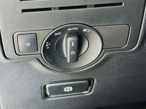 Used 2018 Mercedes-Benz Metris Passenger image 11