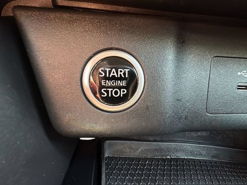 Used 2023 Nissan Rogue S FWD image 29