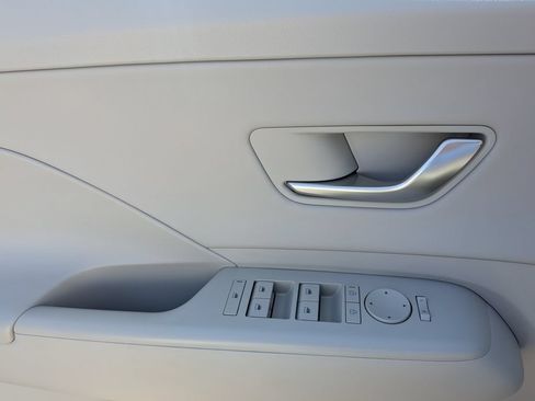 Used 2024 Hyundai Kona Limited AWD/4WD image 33