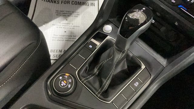 Used 2024 Volkswagen Tiguan SE w/ Panoramic Sunroof Package AWD/4WD image 14