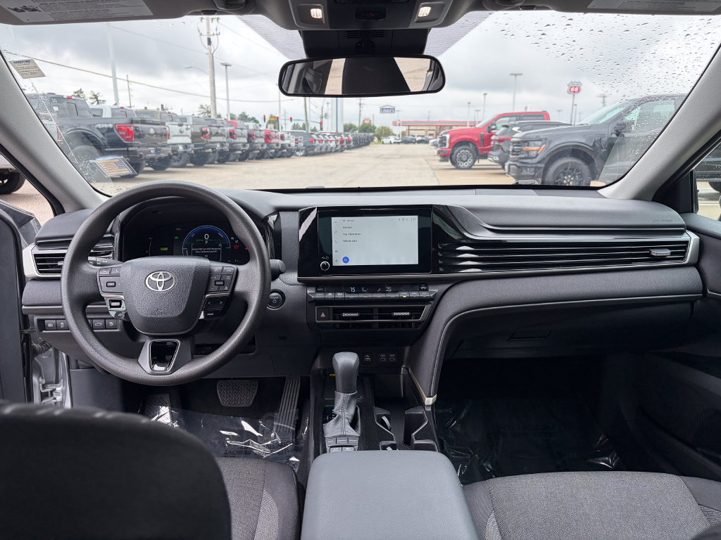 Used 2025 Toyota Camry LE FWD image 30