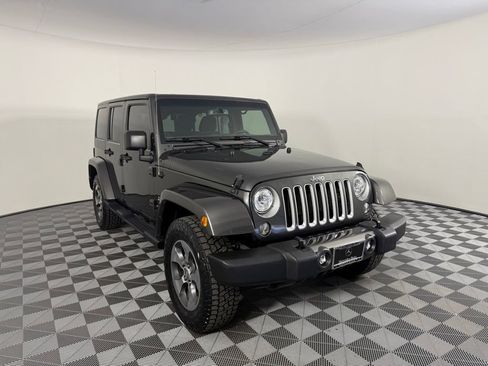 Used 2017 Jeep Wrangler Unlimited Sahara w/ Connectivity Group AWD/4WD image 1