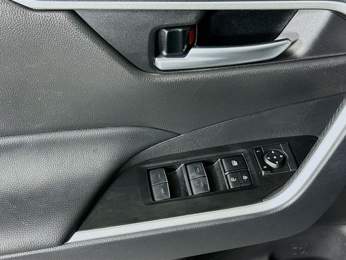 Used 2025 Toyota RAV4 XLE FWD image 14