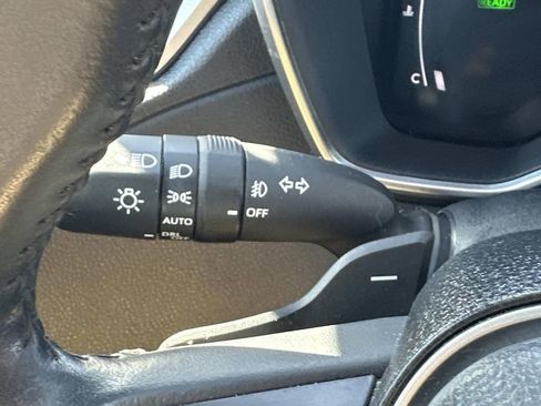 Used 2025 Toyota Corolla Cross AWD Hybrid image 25