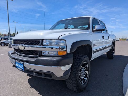 Used 2002 Chevrolet Silverado 2500 LS w/ Off-Road Skid Plate Pkg AWD/4WD image 7