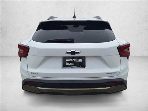 Used 2024 Chevrolet Trax ACTIV image 6
