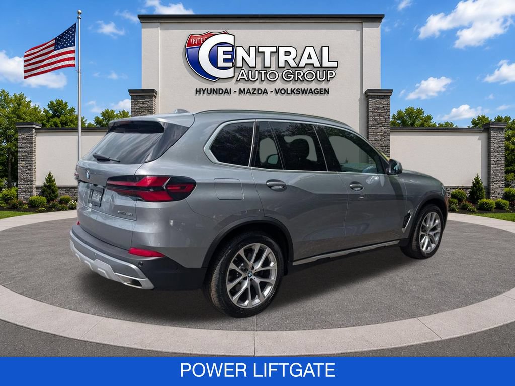 Used 2025 BMW X5 xDrive40i w/ Premium Package AWD/4WD image 8