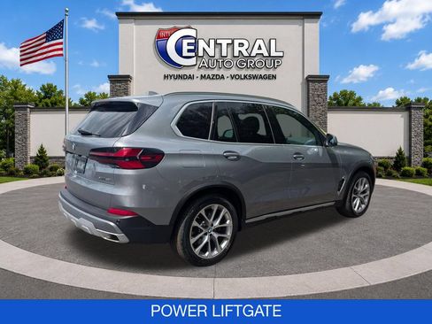 Used 2025 BMW X5 xDrive40i w/ Premium Package AWD/4WD image 8