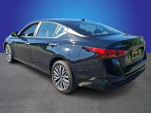 Used 2025 Nissan Altima 2.5 SV AWD/4WD image 6