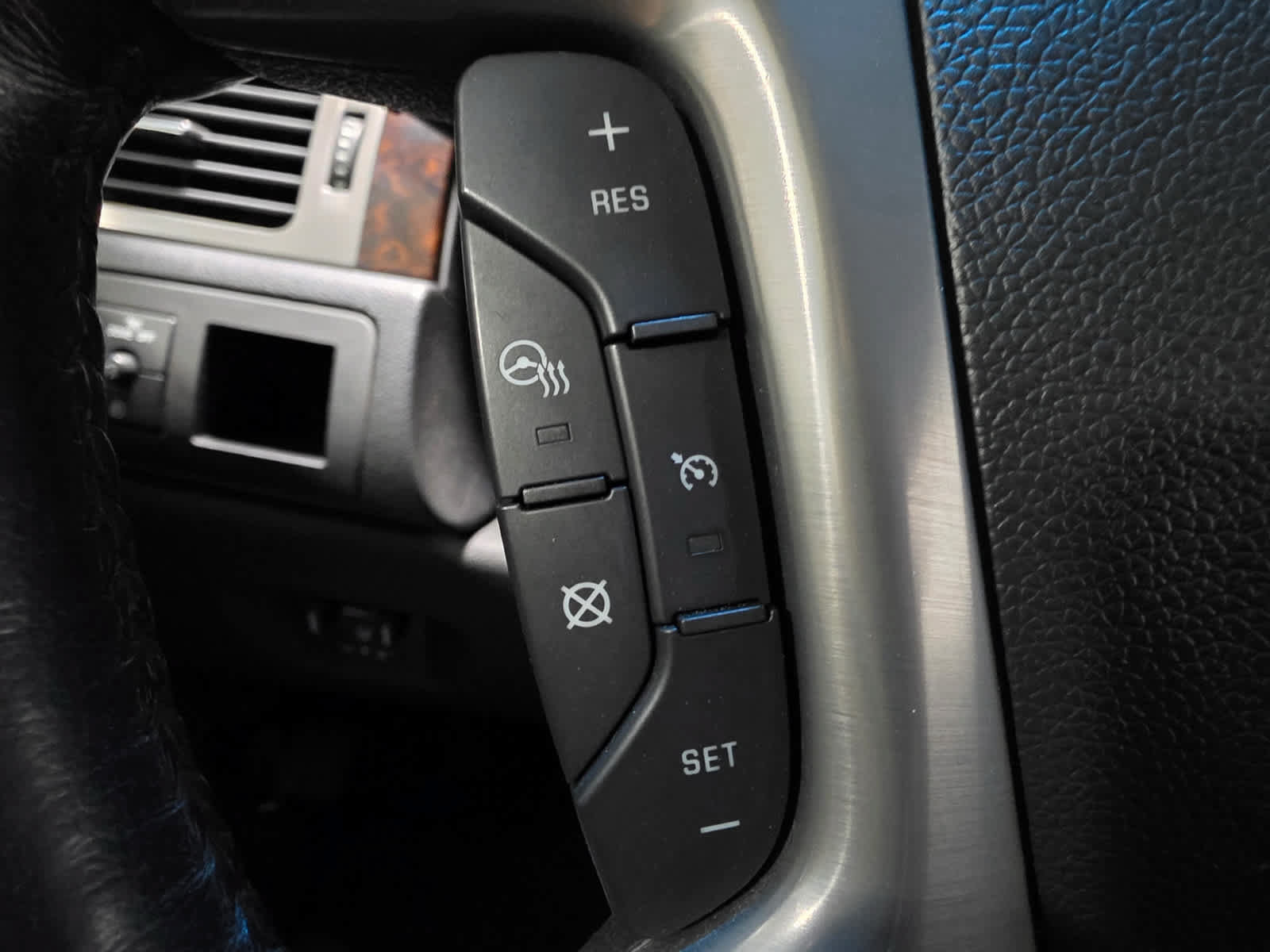 Used 2012 GMC Yukon Denali AWD/4WD image 17