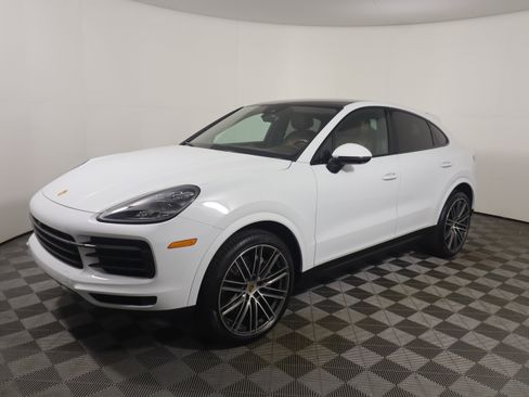 Certified 2023 Porsche Cayenne Platinum Edition image 11