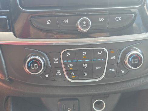 Used 2020 Chevrolet Traverse LT w/ LPO, Floor Liner Package AWD/4WD image 13